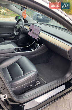 Седан Tesla Model 3 2018 в 