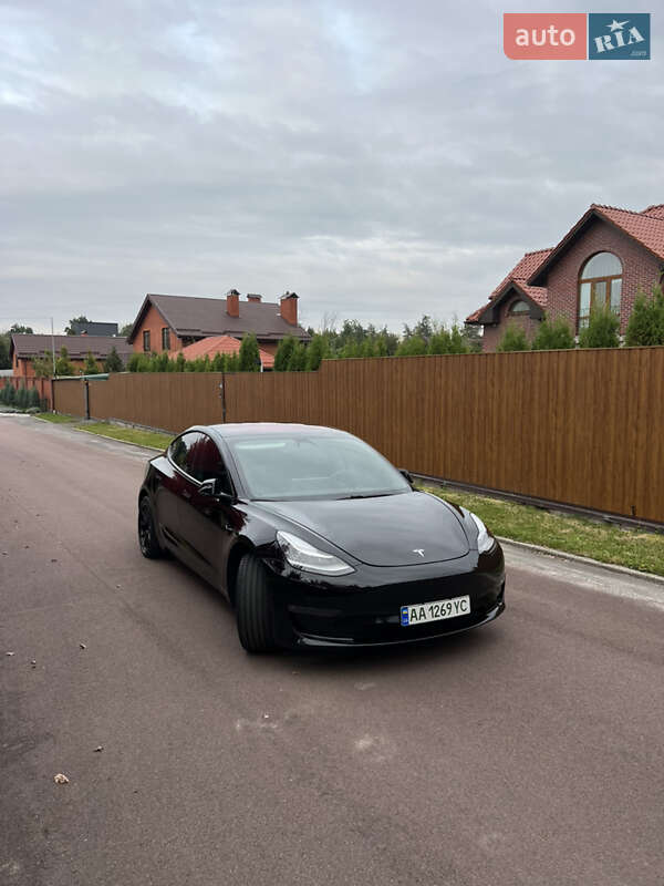Седан Tesla Model 3 2018 в Киеве