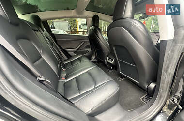 Седан Tesla Model 3 2020 в 