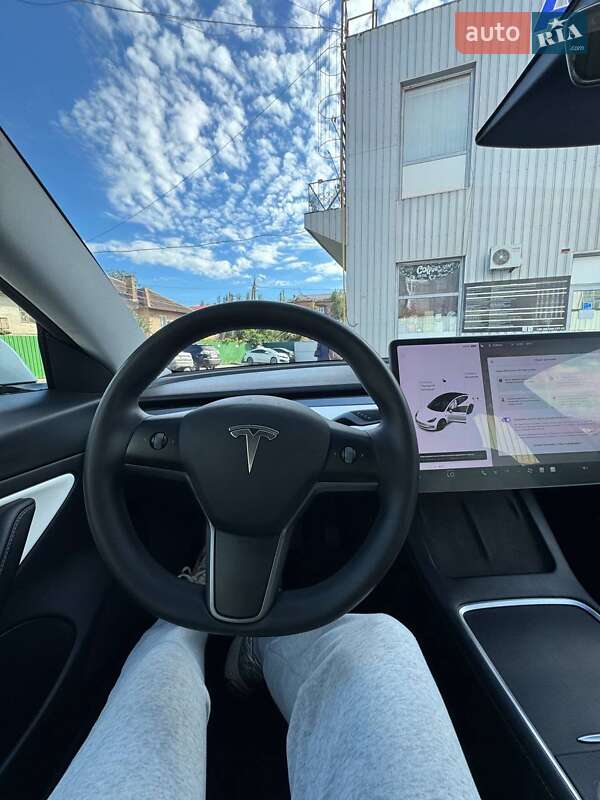 Седан Tesla Model 3 2021 в Кривом Роге