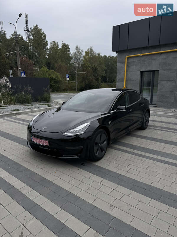 Седан Tesla Model 3 2019 в 