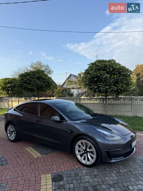 Седан Tesla Model 3 2021 в Луцьку
