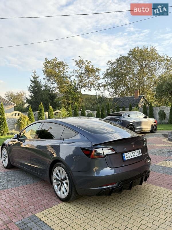 Седан Tesla Model 3 2021 в Луцьку