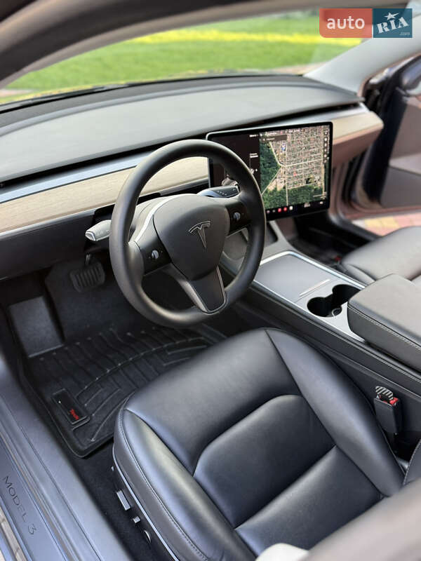Седан Tesla Model 3 2021 в Луцьку