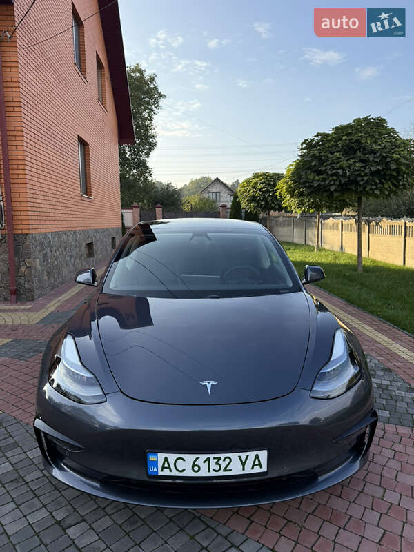 Седан Tesla Model 3 2021 в Луцьку