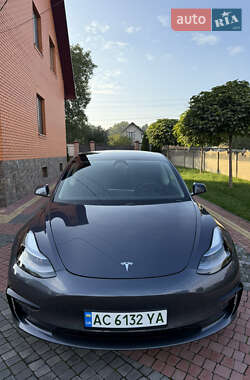Седан Tesla Model 3 2021 в 