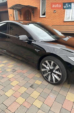 Седан Tesla Model 3 2024 в 