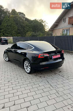Седан Tesla Model 3 2019 в 