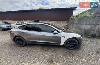 Седан Tesla Model 3 2024 в 