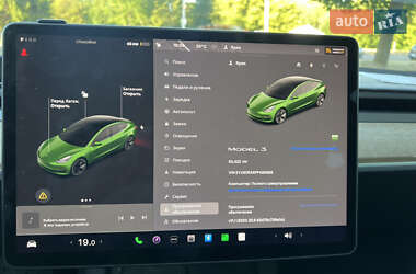 Седан Tesla Model 3 2022 в 