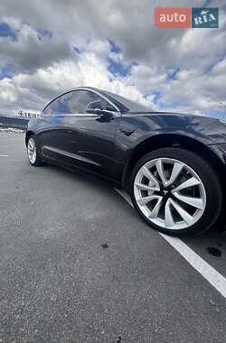 Седан Tesla Model 3 2018 в 