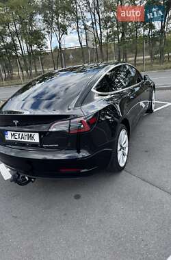 Седан Tesla Model 3 2018 в 