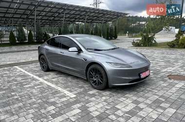 Седан Tesla Model 3 2024 в 