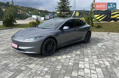 Седан Tesla Model 3 2024 в 
