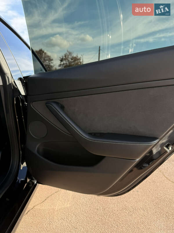 Седан Tesla Model 3 2022 в Харькове