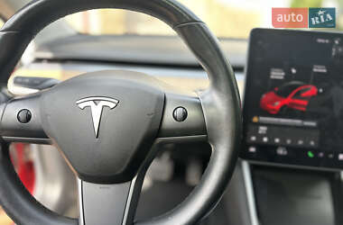 Седан Tesla Model 3 2018 в 