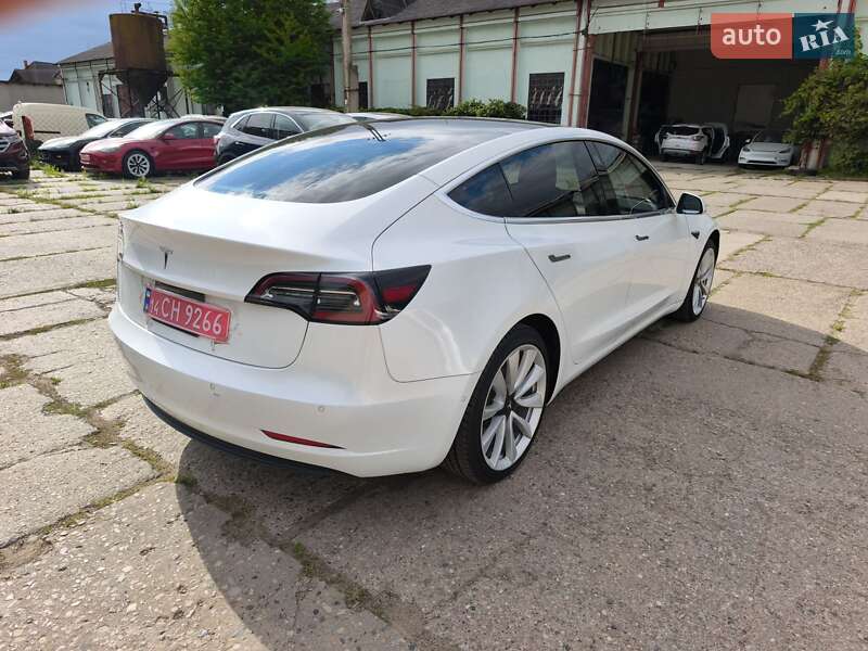 Седан Tesla Model 3 2019 в Стрые