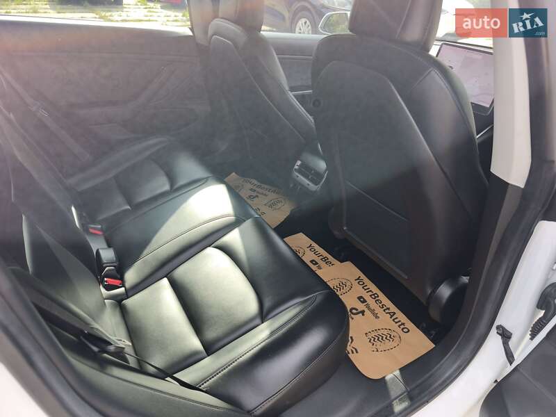 Седан Tesla Model 3 2019 в Стрые