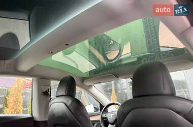 Седан Tesla Model 3 2021 в 