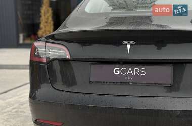 Седан Tesla Model 3 2021 в 