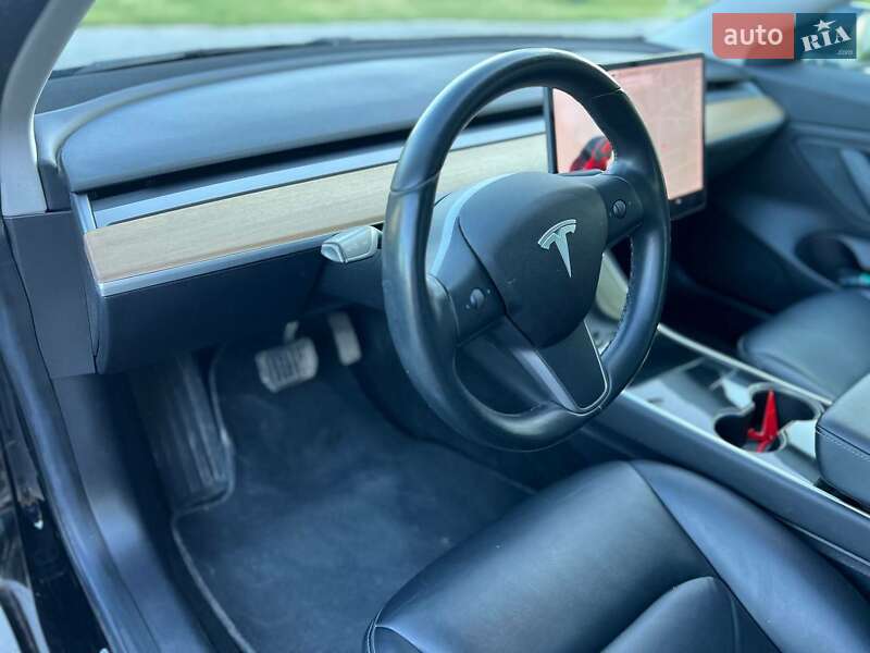 Седан Tesla Model 3 2019 в Тернополі