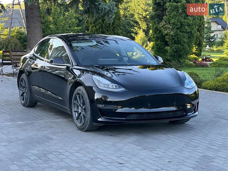 Седан Tesla Model 3 2019 в Тернополі