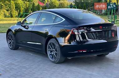 Седан Tesla Model 3 2019 в 
