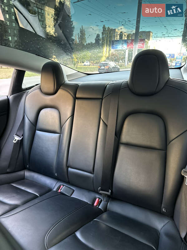 Седан Tesla Model 3 2022 в Одесі