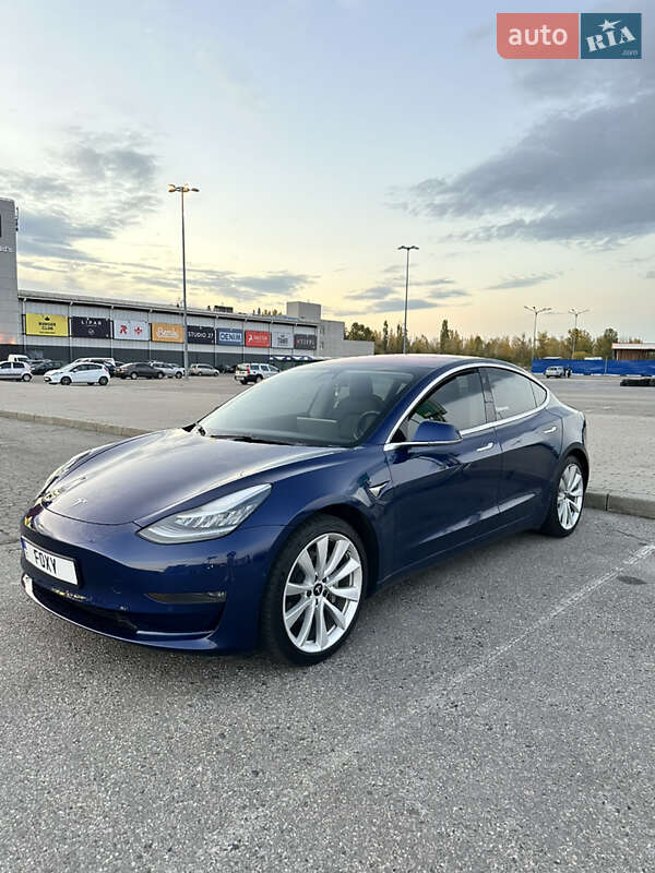 Tesla Model 3 2018