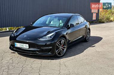 Седан Tesla Model 3 2021 в Полтаві