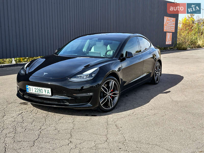 Седан Tesla Model 3 2021 в Полтаве
