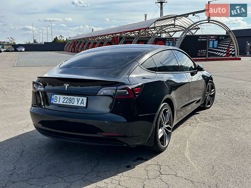 Седан Tesla Model 3 2021 в Полтаве