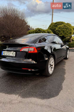 Седан Tesla Model 3 2022 в 