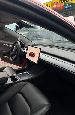 Седан Tesla Model 3 2022 в 