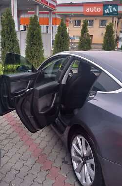 Седан Tesla Model 3 2018 в 