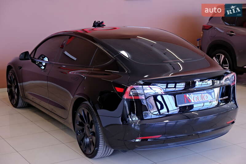 Седан Tesla Model 3 2023 в Одесі