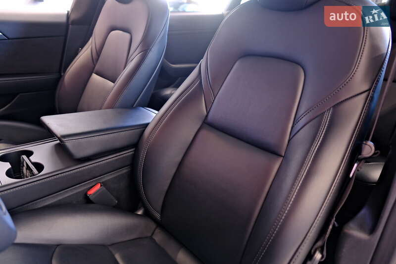 Седан Tesla Model 3 2023 в Одесі