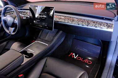 Седан Tesla Model 3 2023 в 