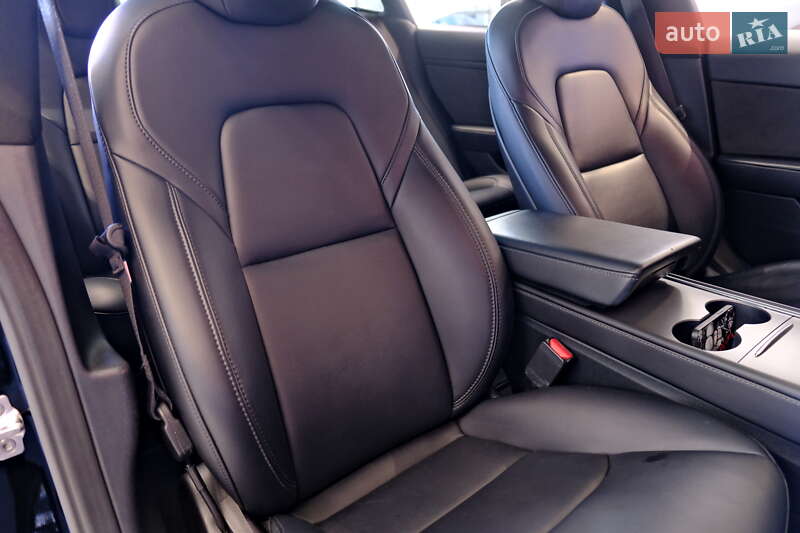 Седан Tesla Model 3 2023 в Одесі