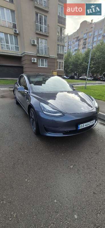 Tesla Model 3 2020