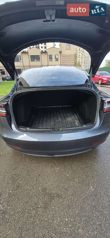 Седан Tesla Model 3 2020 в Киеве