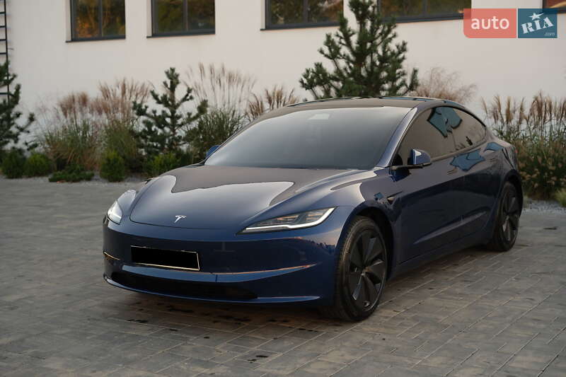 Седан Tesla Model 3 2024 в Луцке