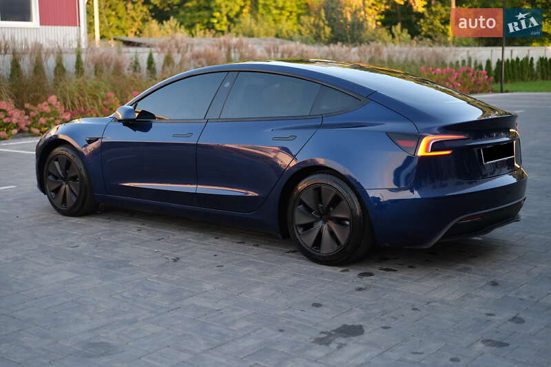 Седан Tesla Model 3 2024 в Луцке