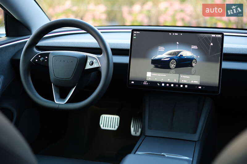 Седан Tesla Model 3 2024 в Луцке