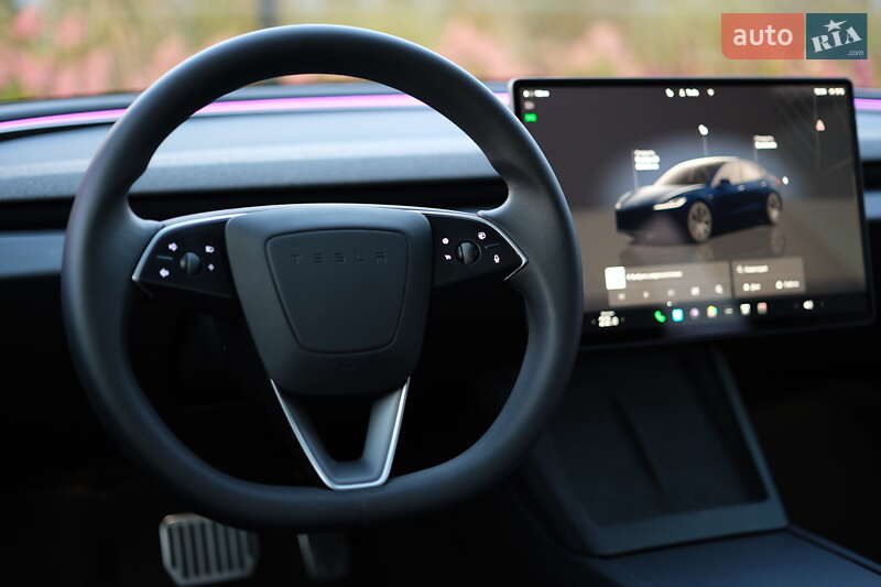 Седан Tesla Model 3 2024 в Луцке
