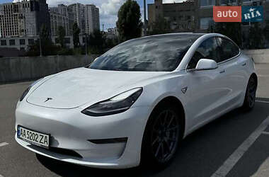 Седан Tesla Model 3 2020 в Києві