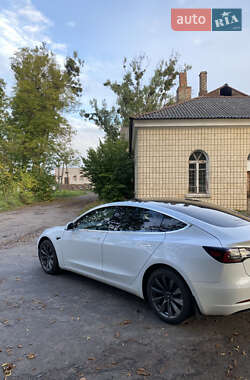 Седан Tesla Model 3 2019 в 