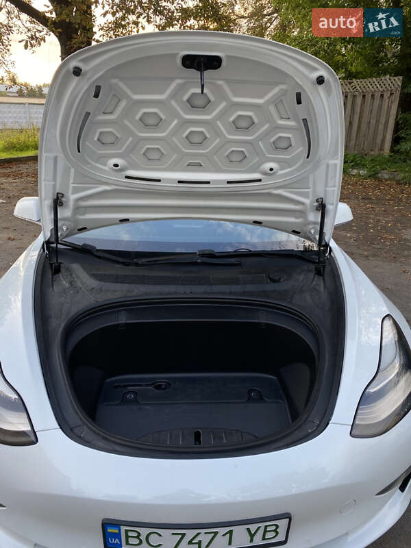 Седан Tesla Model 3 2019 в Кам'янці-Бузькій