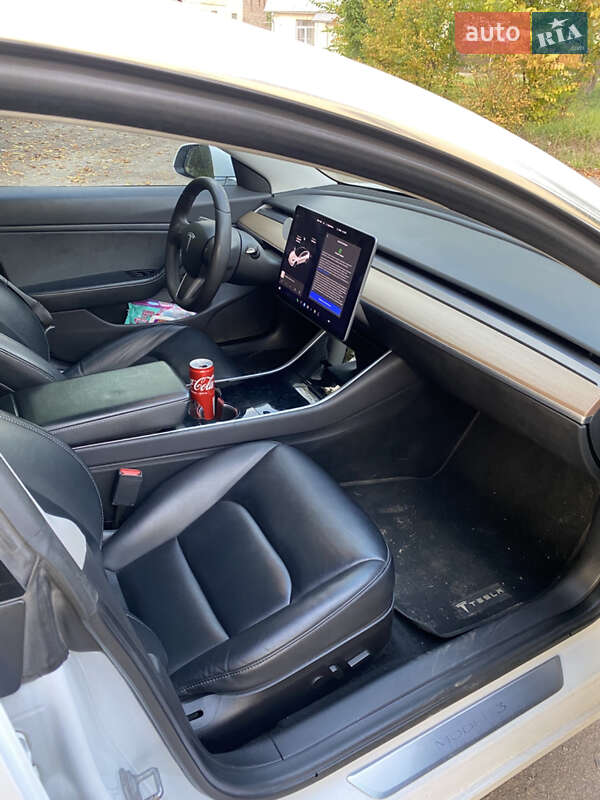 Седан Tesla Model 3 2019 в Кам'янці-Бузькій