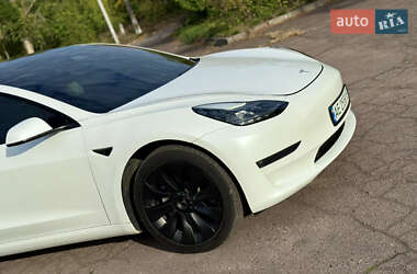 Седан Tesla Model 3 2021 в 